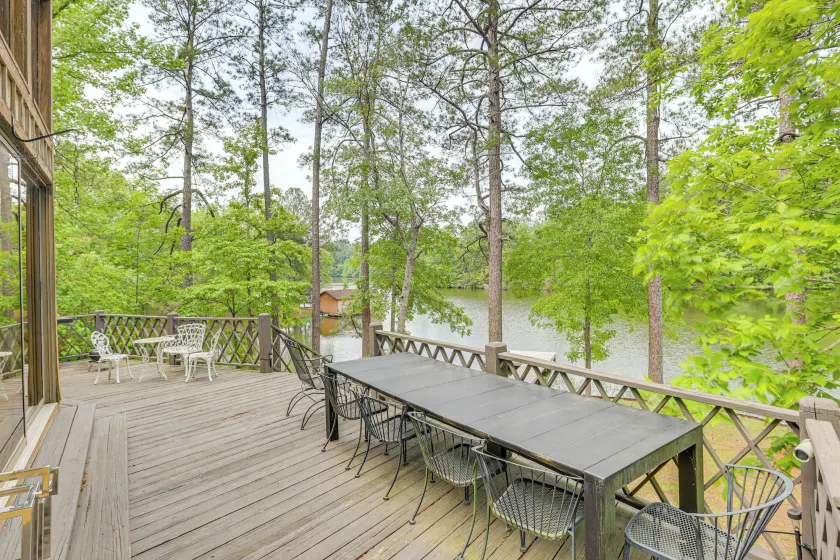 Riverfront Shelby Home w/ Private Boat Dock! - Innenbereich