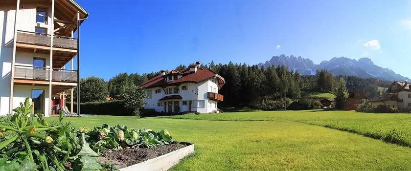Garni - Hotel Am Burghuegel - Image 1