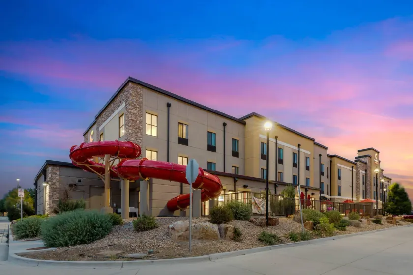 Comfort Suites Loveland - Image 1