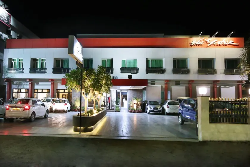 Hotel Yatrik - Image 1