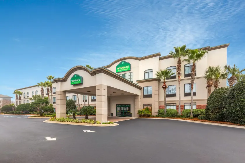 Wingate by Wyndham Destin - Image 1