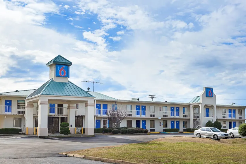 Motel 6 Bells, TN - Brownsville - Image 1