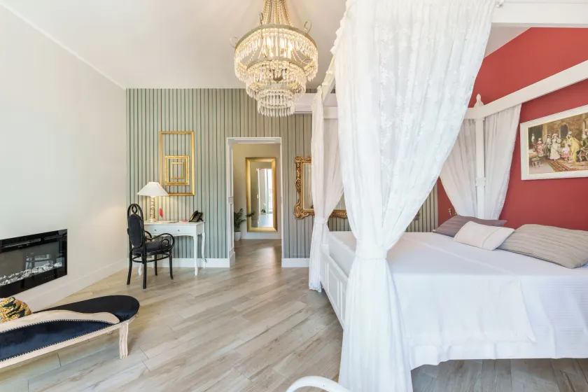 It's Room Naples - Image 1