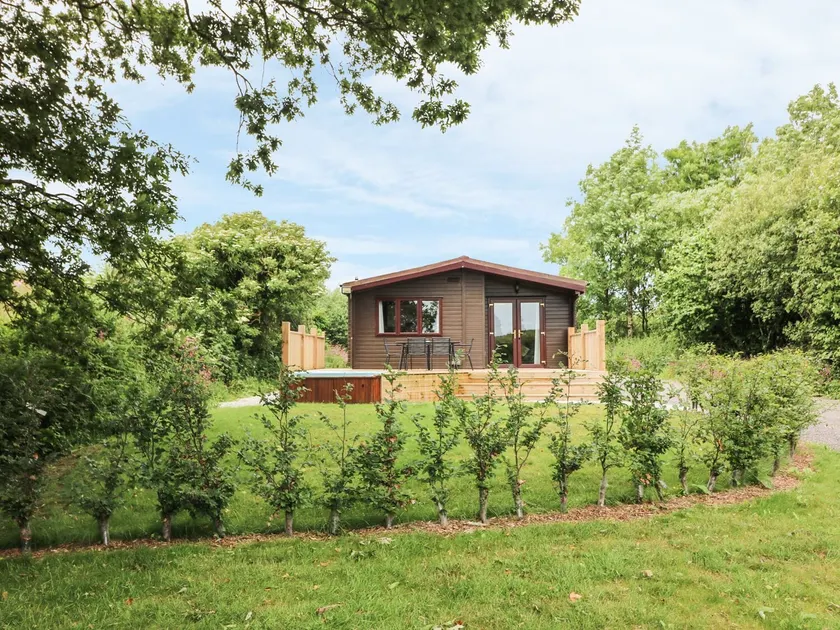 Oak Lodge - Image 1