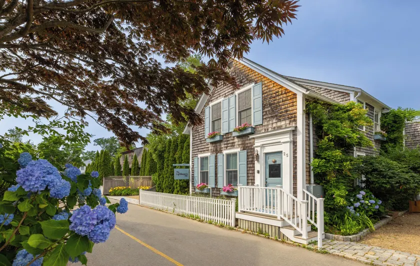 The Lightkeeper’s Inn - Image 1