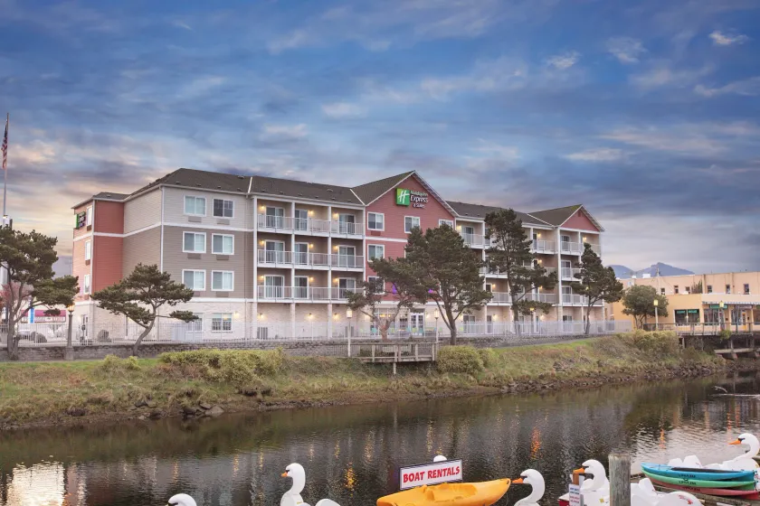 Holiday Inn Express Hotel & Suites Seaside Convention Center by IHG - Image 1