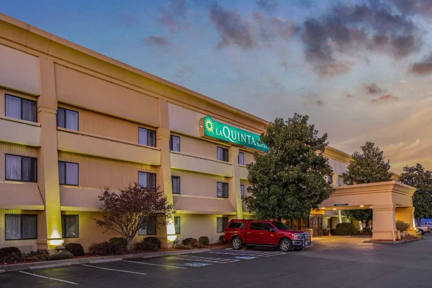 La Quinta by Wyndham N Little Rock - McCain Mall - Image 1