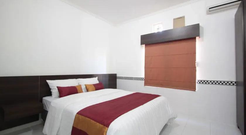 Bakung Sunset Hotel - Image 1