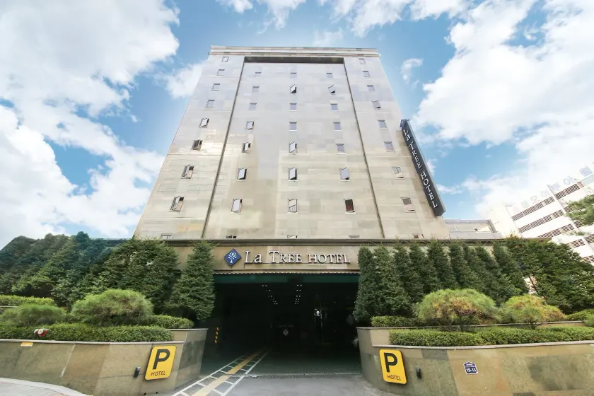 Uijeongbu Latree Hotel - Image 1