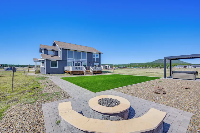 Scenic Flagstaff Home w/ Hot Tub & Mountain Views - Image 1