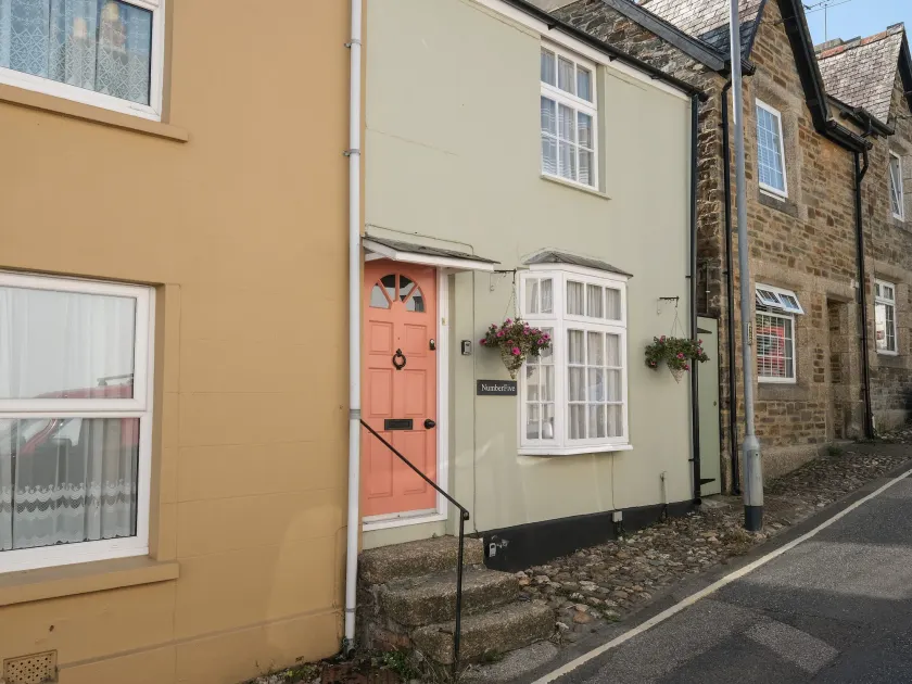 5 Bodmin Hill, LOSTWITHIEL - Image 1