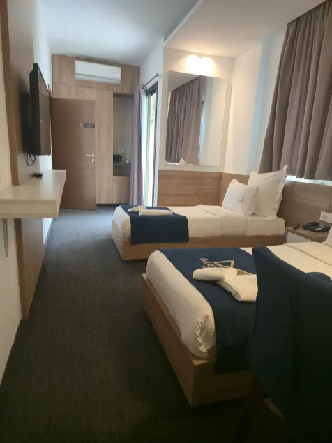 Mateus Hotel & Pool - Image 1