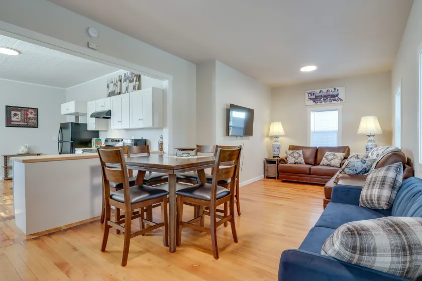 Lafayette Townhome: Cozy Retreat w/ Private Patio - Image 1