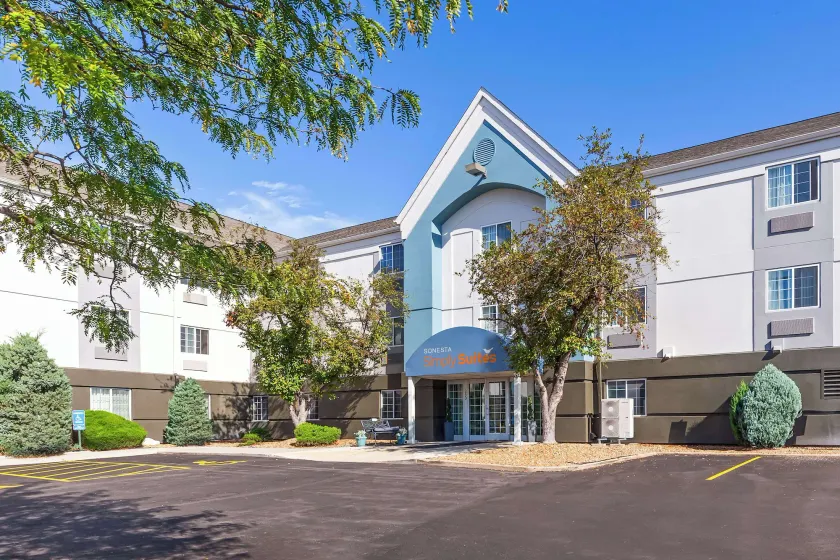 Sonesta Simply Suites St Louis Earth City - Image 1