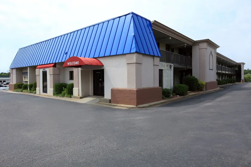 Americas Best Value Inn North Capital - Image 1