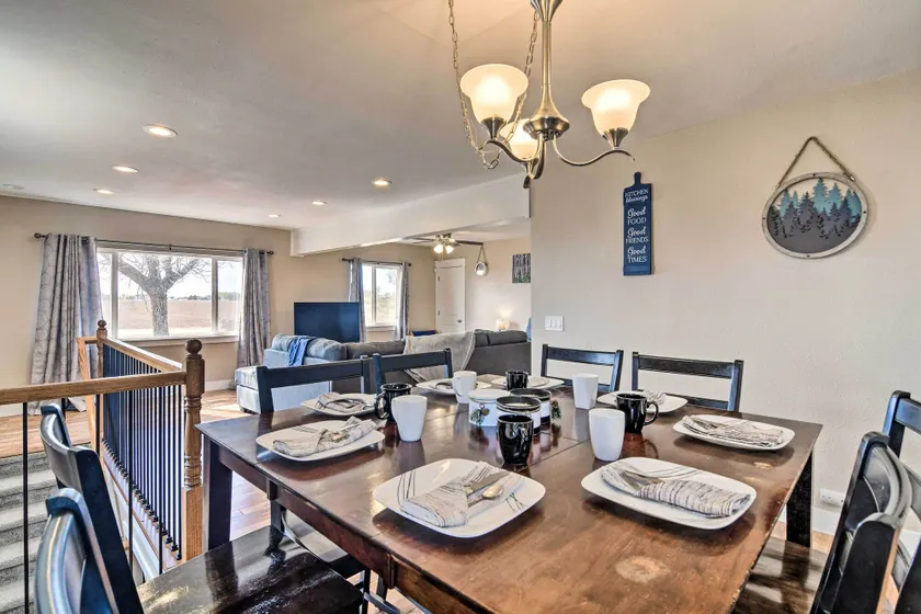 Cozy Retreat w/ Yard Space ~ 11 Mi to Longmont! - Innenbereich