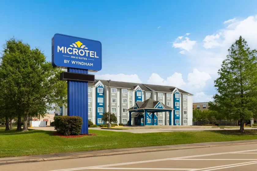 Microtel Inn and Suites Baton Rouge Airport - Image 1