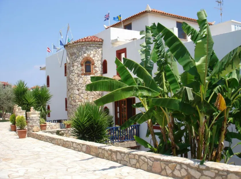 ZagaMilos Hotel - Image 1