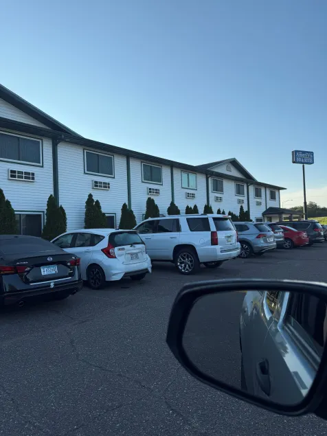 AmeriVu Inn And Suites - Image 1
