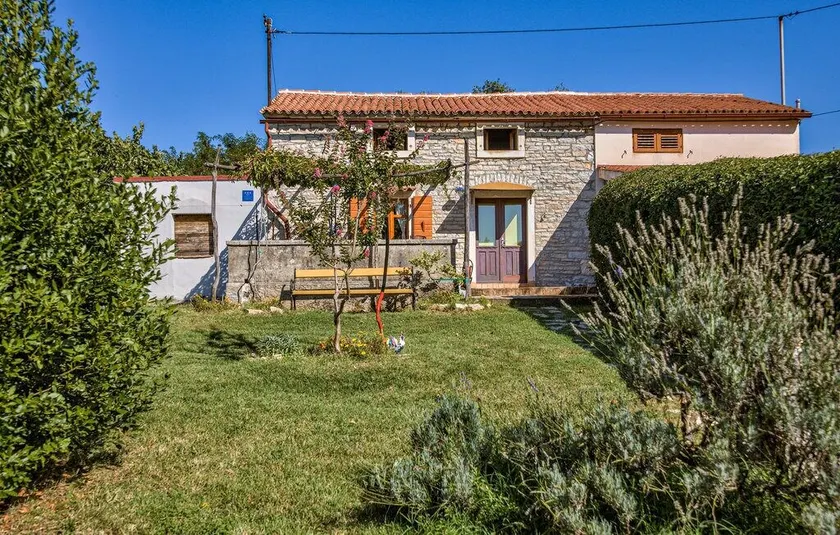 House Raul 1974 - Image 1