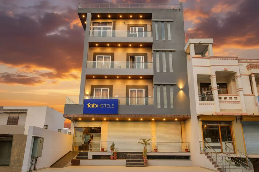 FabHotel 7th Crossing - Image 1