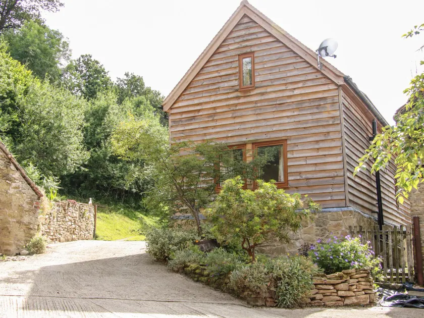 Pool Barn - Image 1