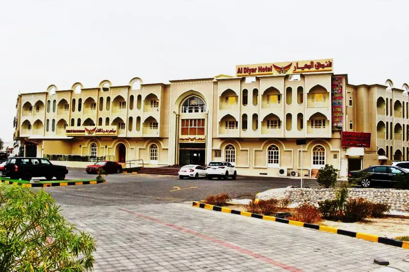 Al Diyar Hotel - Image 1