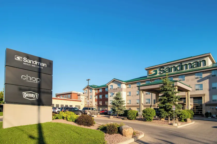 Sandman Hotel & Suites Winnipeg Airport - Image 1