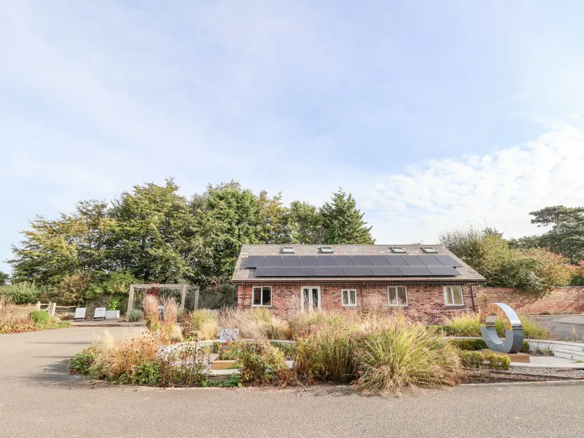 Hillside House - Image 1
