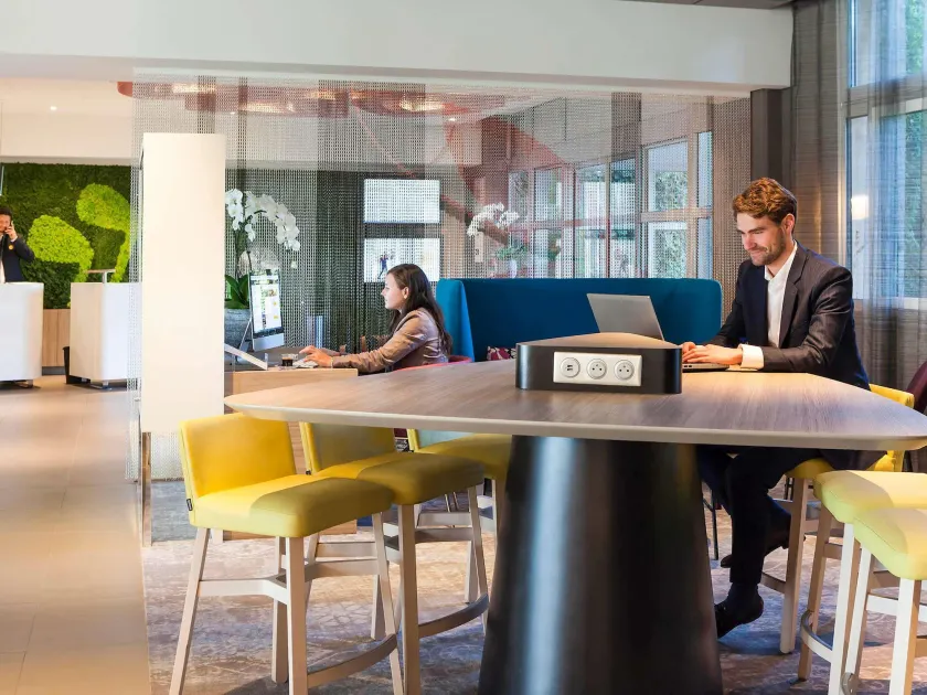 Novotel Saint-Quentin en Yvelines - Image 1
