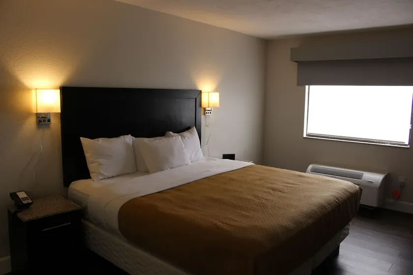 Quality Inn Del Rio - Image 1