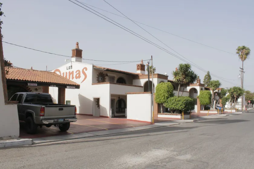 Las Dunas Hotel - Image 1