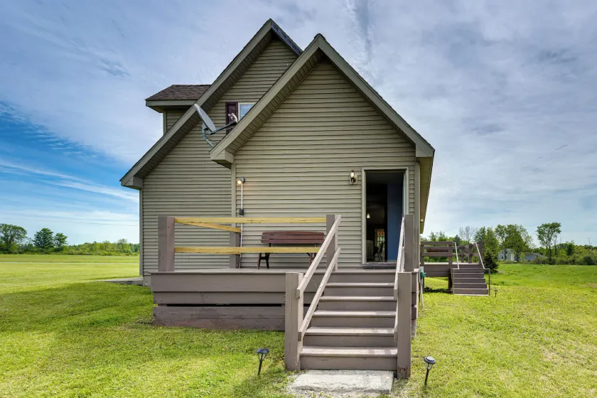 Backcountry Living Home Near Hiking in Sprakers! - Image 1