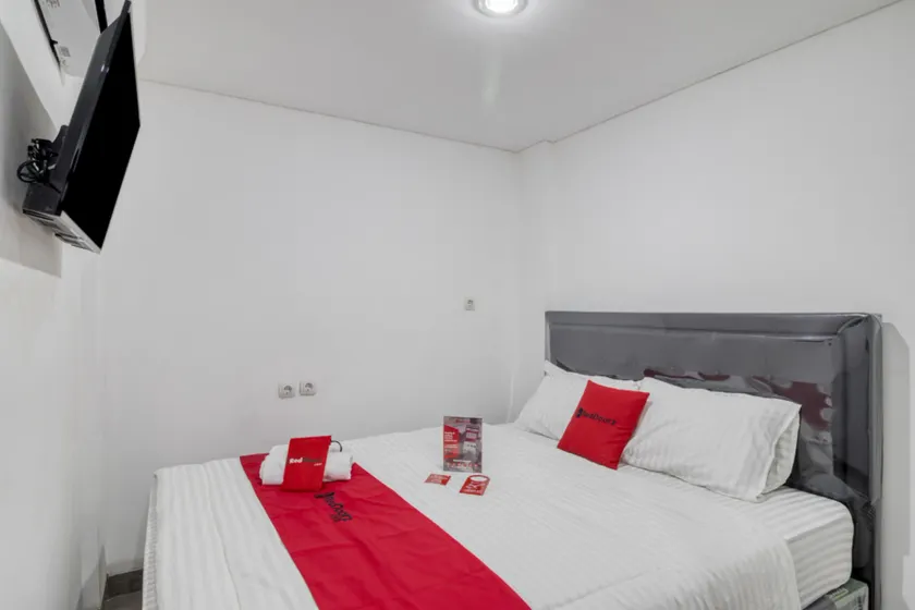 RedDoorz Syariah near Galeria Mall Yogyakarta - Værelse