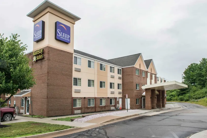 MainStay Suites Pittsburgh Airport - Image 1
