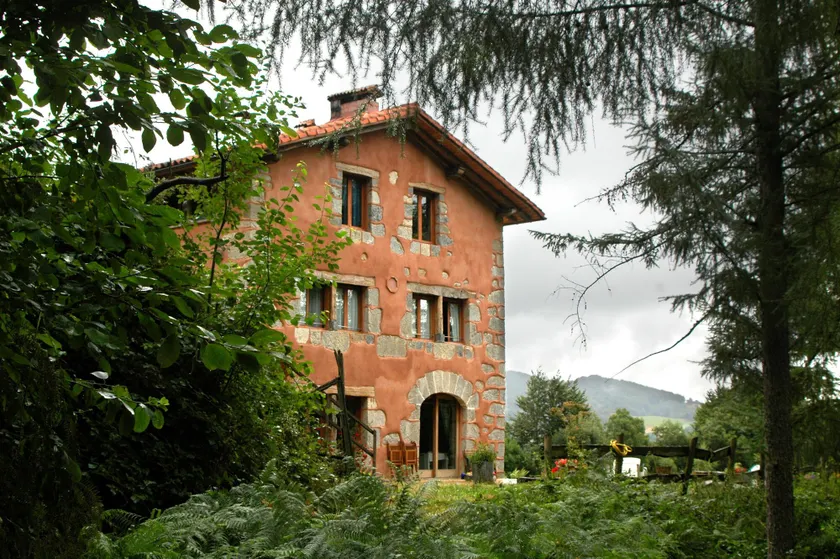 Casa Rural Ecológica Kaaño Etxea el Bosque y la Naturaleza Sentir - Image 1