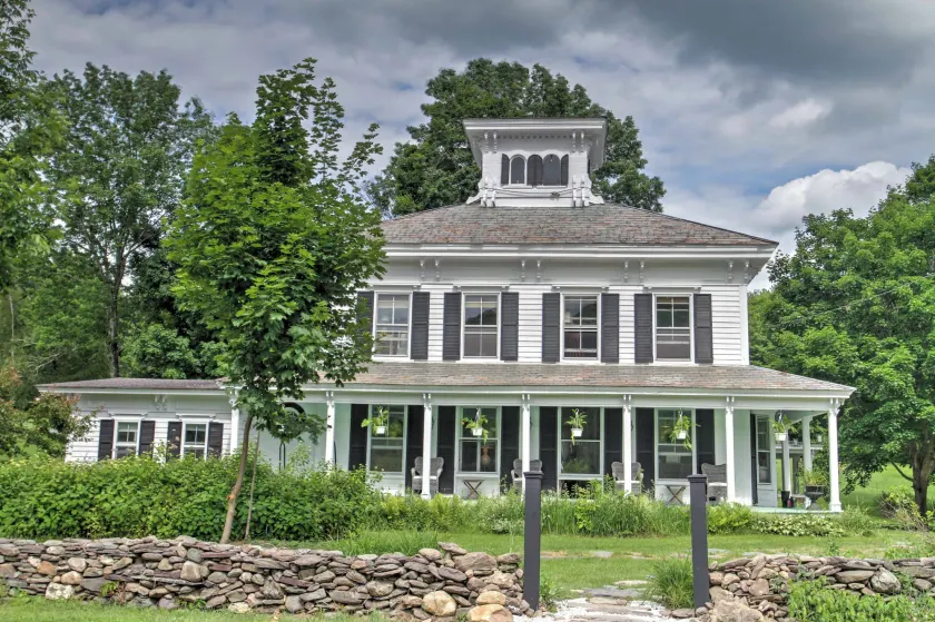 Gorgeous Victorian-Style House w/ Hilltop Pool! - Image 1