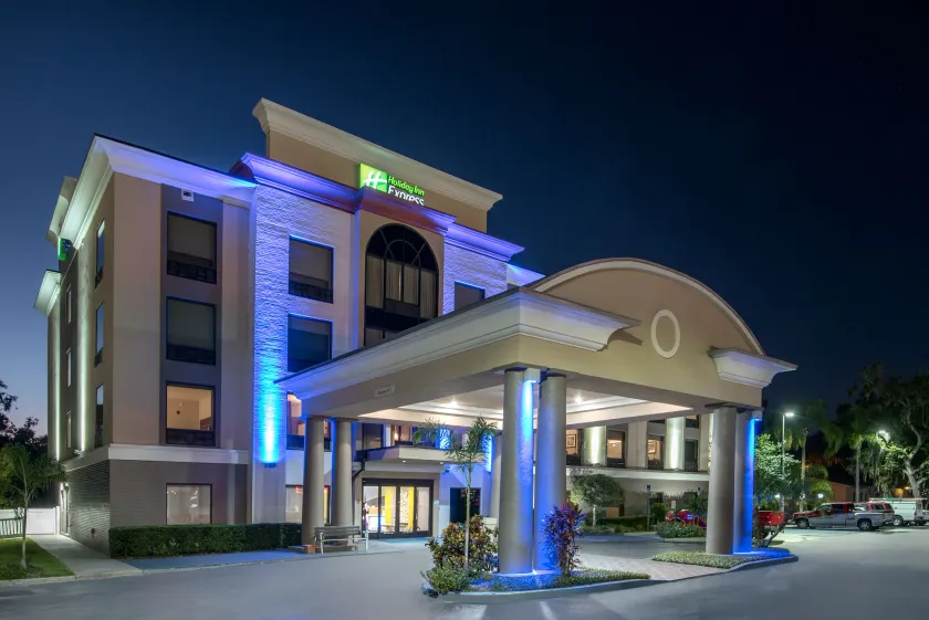 Holiday Inn Express Hotel & Suites Bartow by IHG - Image 1