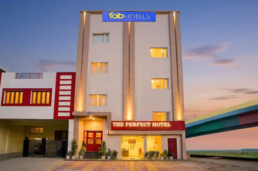 the perfect hotel - Image 1