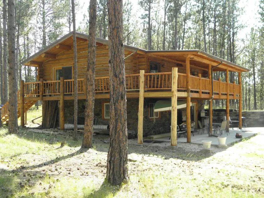 Trails End Lodge - Image 1
