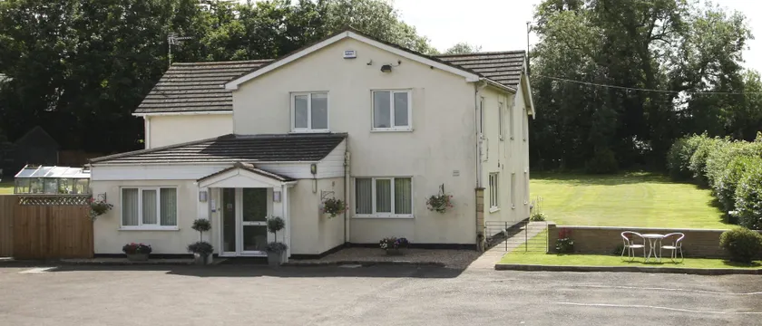 Broadwell Guest House - Image 1