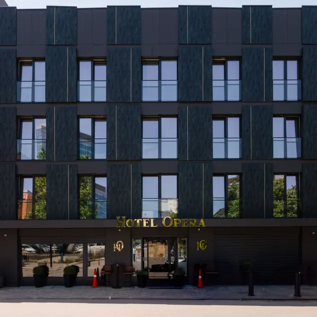 Hotel Opera - Image 1