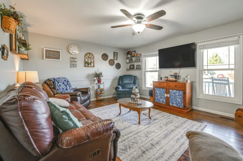 Large Family Home: 5 Mi to Dtwn Hagerstown! - Image 1