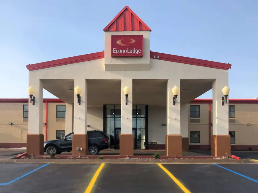 Econo Lodge Truman Inn - Image 1