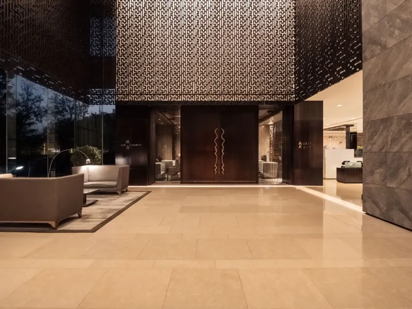 DoubleTree by Hilton Beijing - Lobby