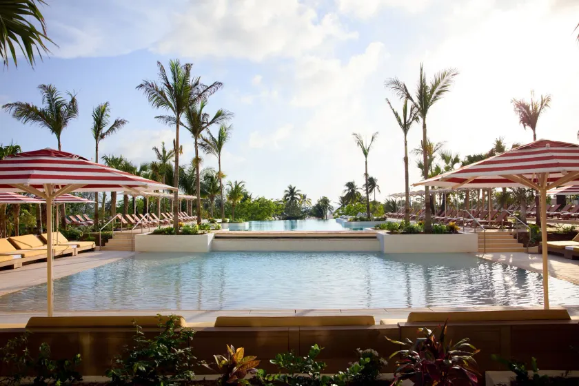 Hotel Indigo Grand Cayman by IHG - Image 1