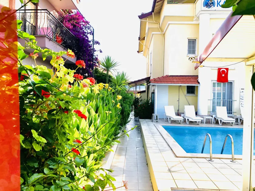 Karaca Apart Hotel - Image 1