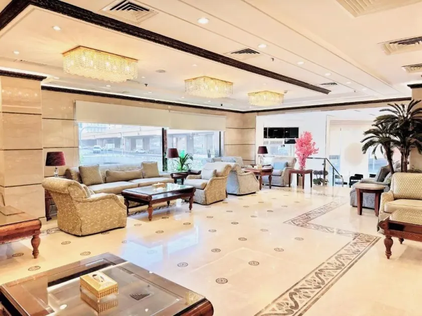 Rowaa Lindy Hotel Makkah - Image 1