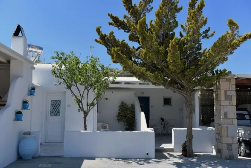 Flora's Houses Mykonos - Image 1