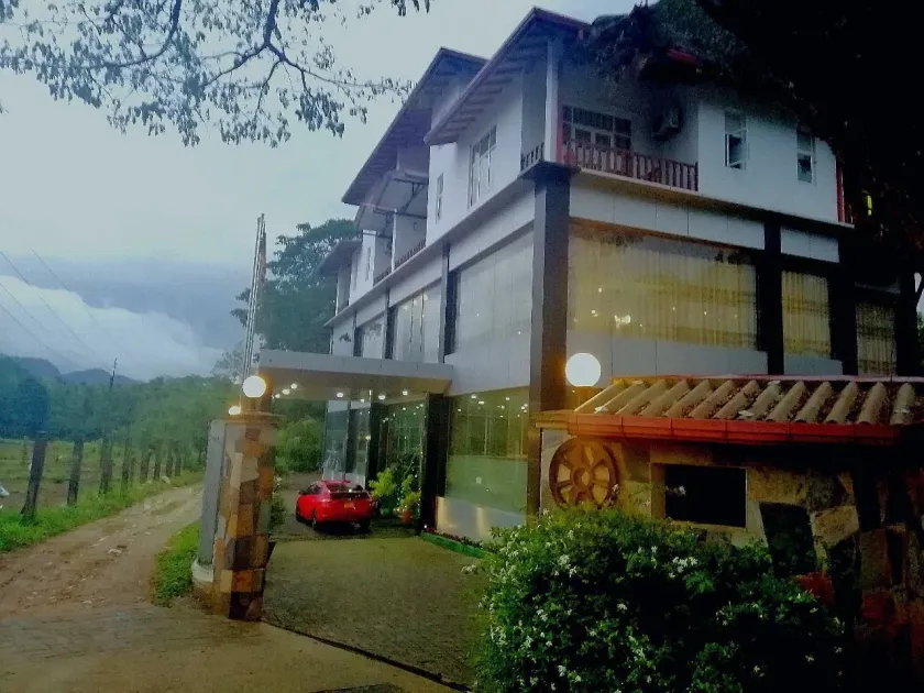 Hotel Lion Nature - Image 1